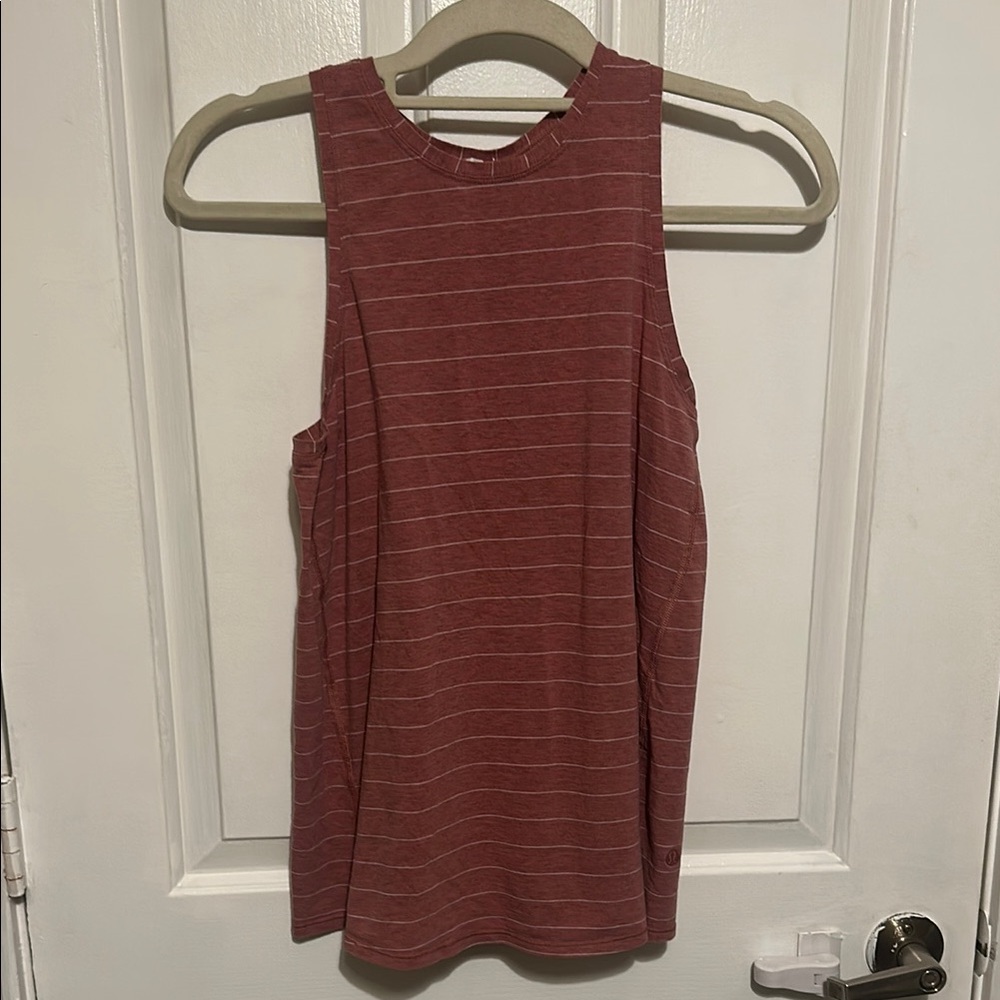 Lululemon workout top